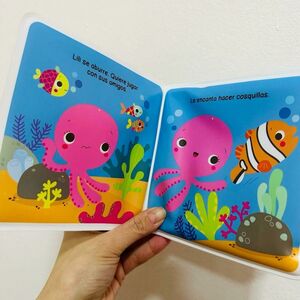 LIBRO BAÑO, A LILI LE ENCANTAN LAS COSQUILLAS