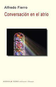 CONVERSACIÓN EN EL ATRIO