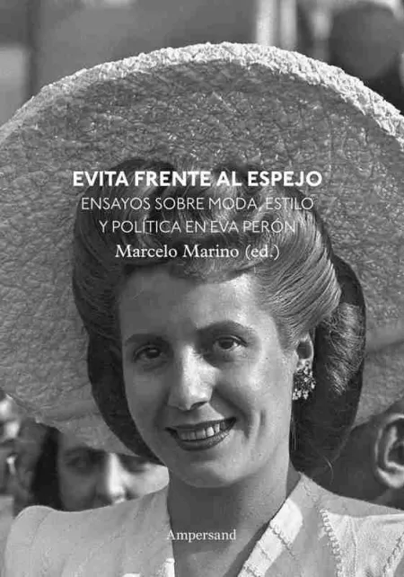 Evita Frente Al Espejo