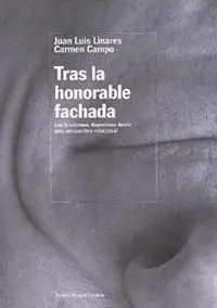 Tras la Honorable Fachada