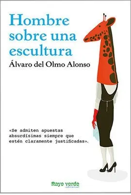 Hombre Sobre una Escultura