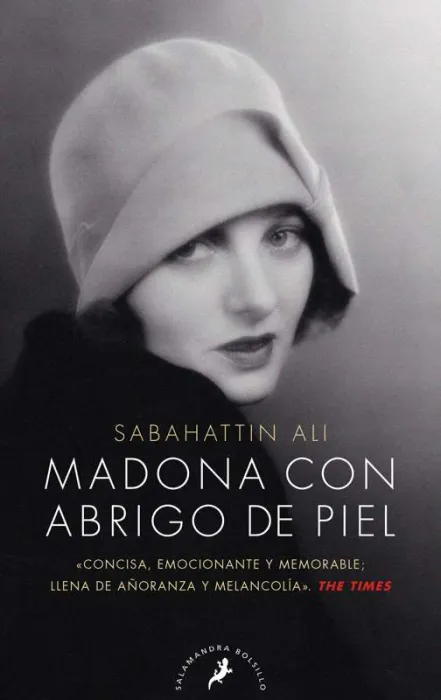 Madona con Abrigo de Piel