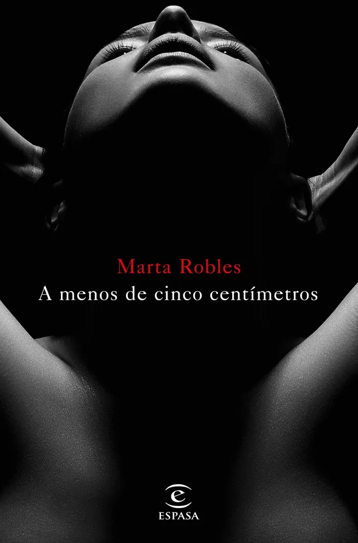 A Menos de Cinco Centimetros