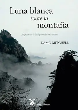 Luna Blanca Sobre la Montaña
